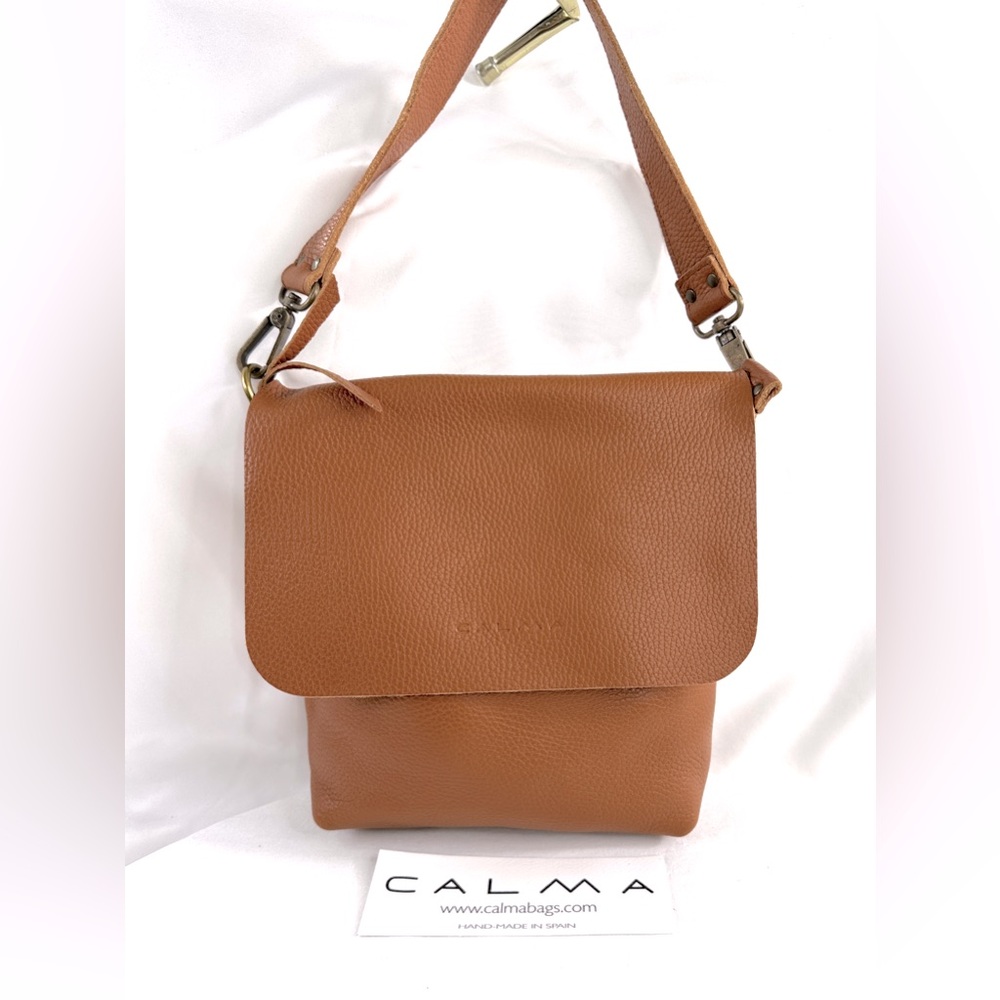 Calma 11600 Caramel Brown Pebbled Leather Small Shoulder Bag Handmade Spain